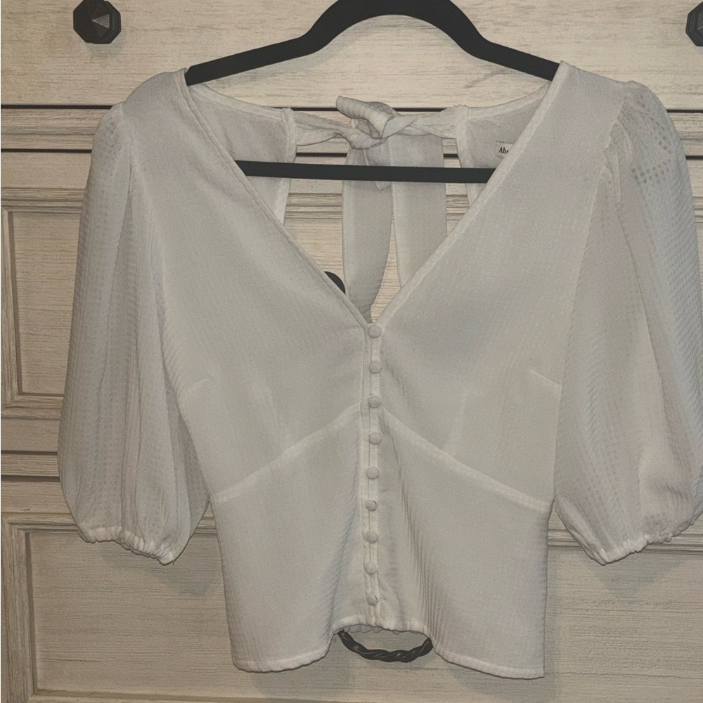 Abercrombie & Fitch back bow tie, puff sleeve blouse